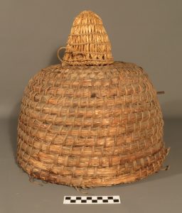 Skep KIGHF.QP.0030 and cap KIGHF.QP.0031 – the “cap” sitting on top of the skep allows room for extra honeycomb production