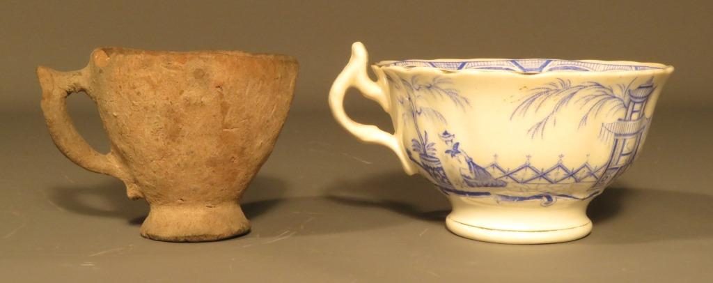 Barvas cup (KIGHF.2017.038.a) next to a typical factory produced china cup. Note the similar styling of the handle and foot. 