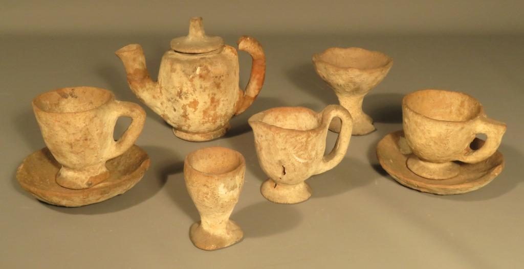 Pieces of Barvas Ware donated by Mrs Quiggin, who is mentioned in I.F. Grant’s Highland Folkways as having seen pots being made first-hand by the women of Barvas. 