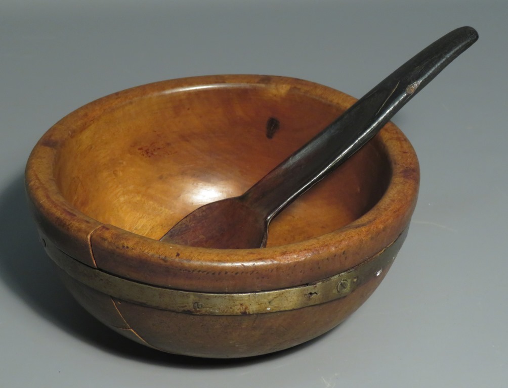 SFA.0014 and SKA.0099, brose bowl and spoon