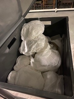 An example of tissue puffs being used for packing objects