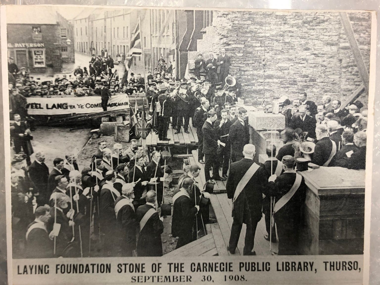 Historic photo of a crowd gathered for the laying of the Carnegie Public Library foundation stone in Thurso, September 30, 1908.